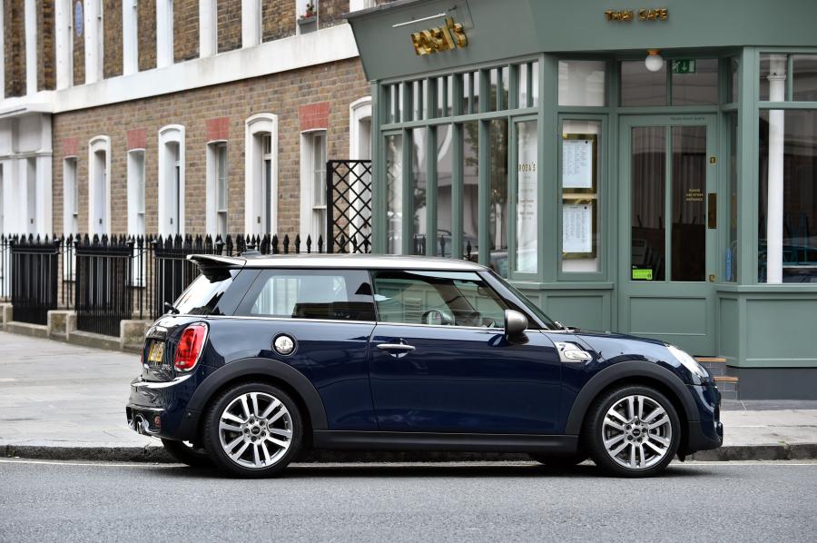  Mini Cooper S Seven 2016 года  (UK) (фото 27 из 30)